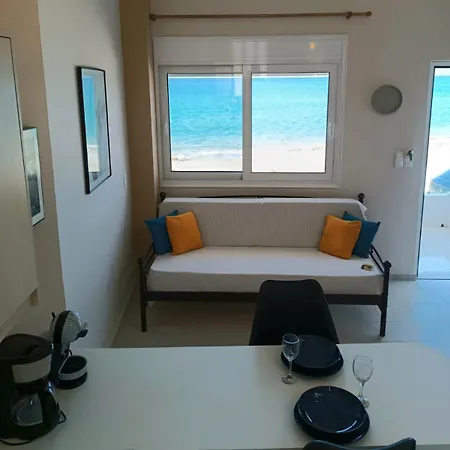 The House In Front Of The Sea * Kalamaki (Heraklion)
